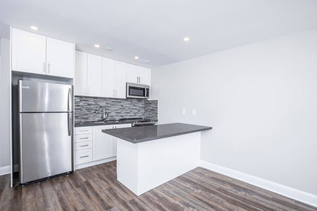 Greencrest Apartments — 2 Bedrooms - Photo 5
