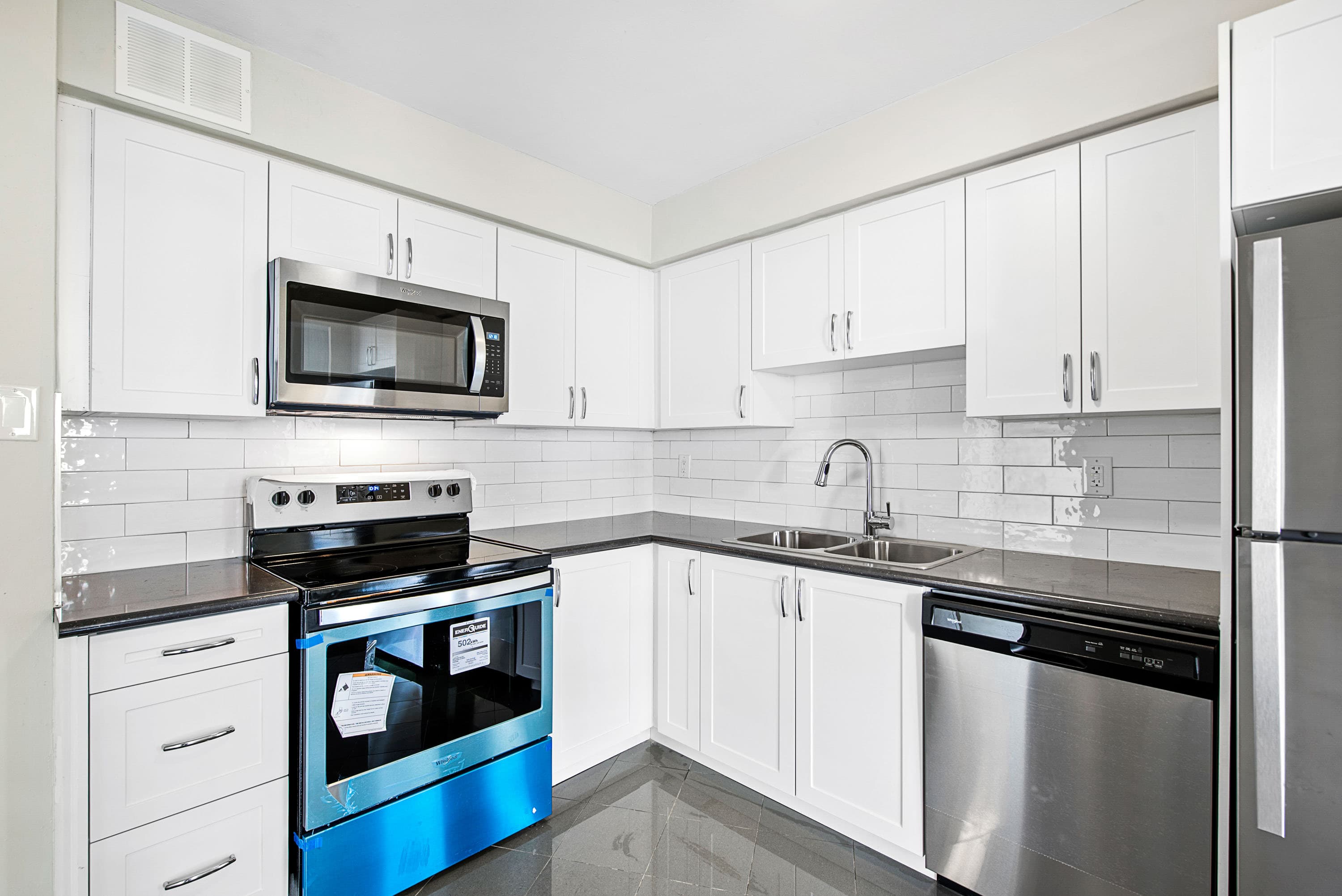 Parkvue [2] — 3 Bedroom - Photo 17