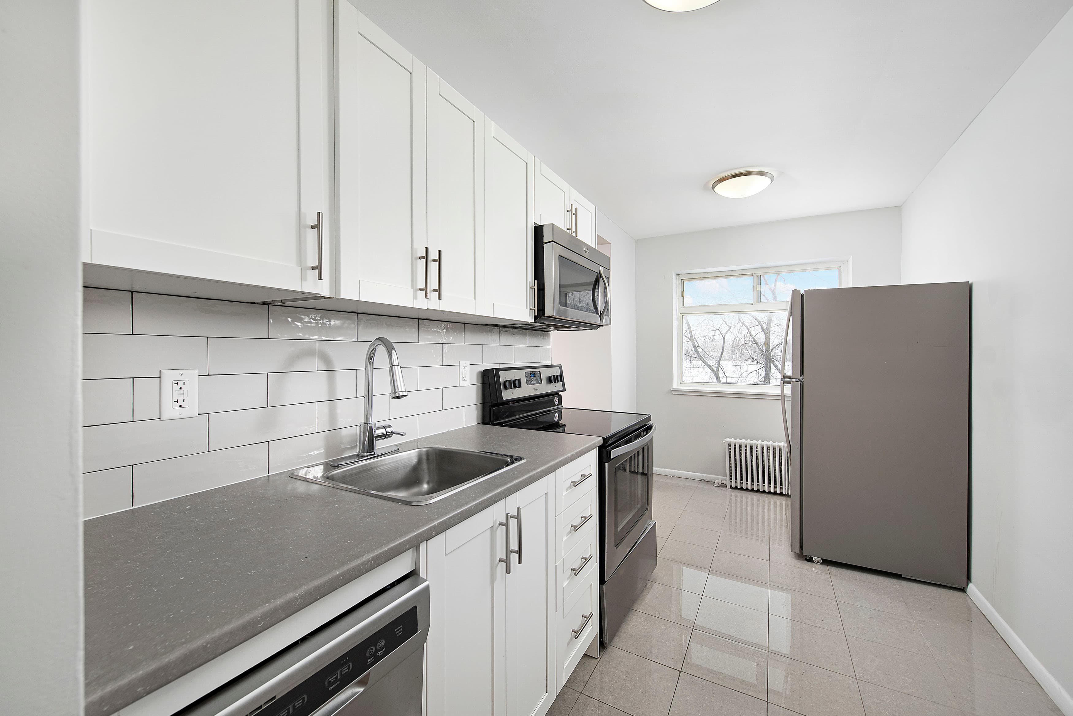 Craigton Drive Apartments — Golden Mile 1 Bedroom - Photo 6