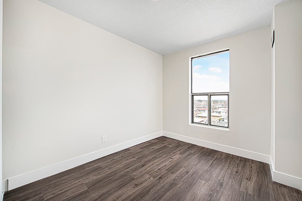 Westwood Abbey Apartments — 2 Bedrooms + den - Photo 16