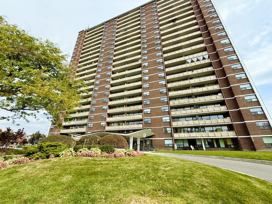 Parkside Place — Roncesvalles 2 Bedroom - Photo 10