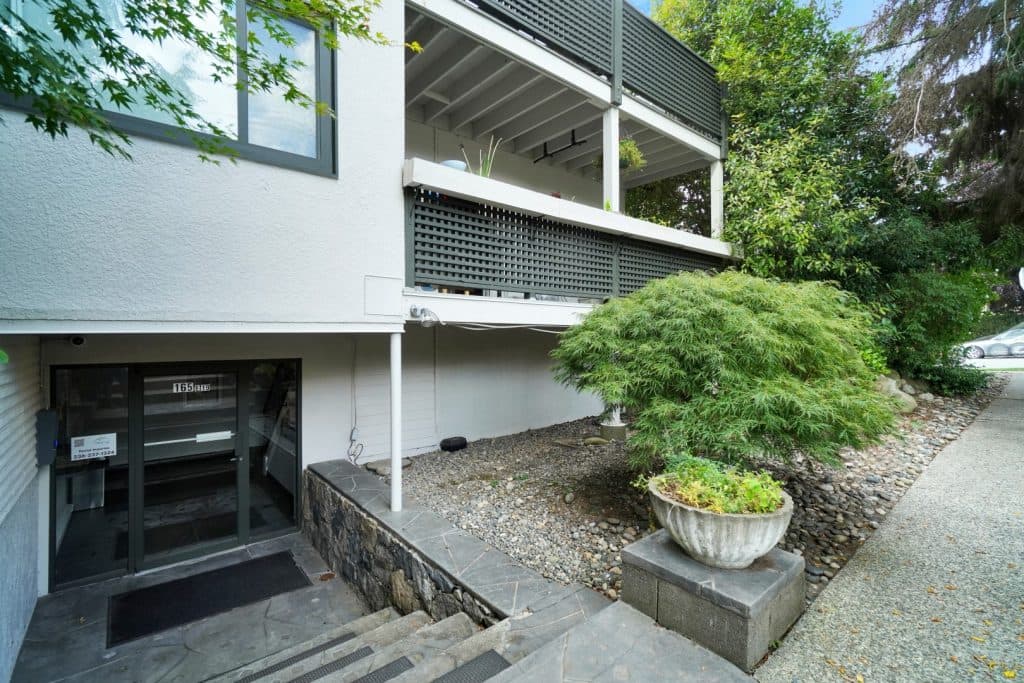 165 19th Street — North Van 2 Bedroom - Photo 4