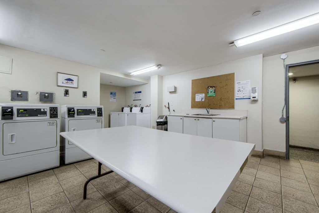 Parkside Place — Roncesvalles 2 Bedroom - Photo 13
