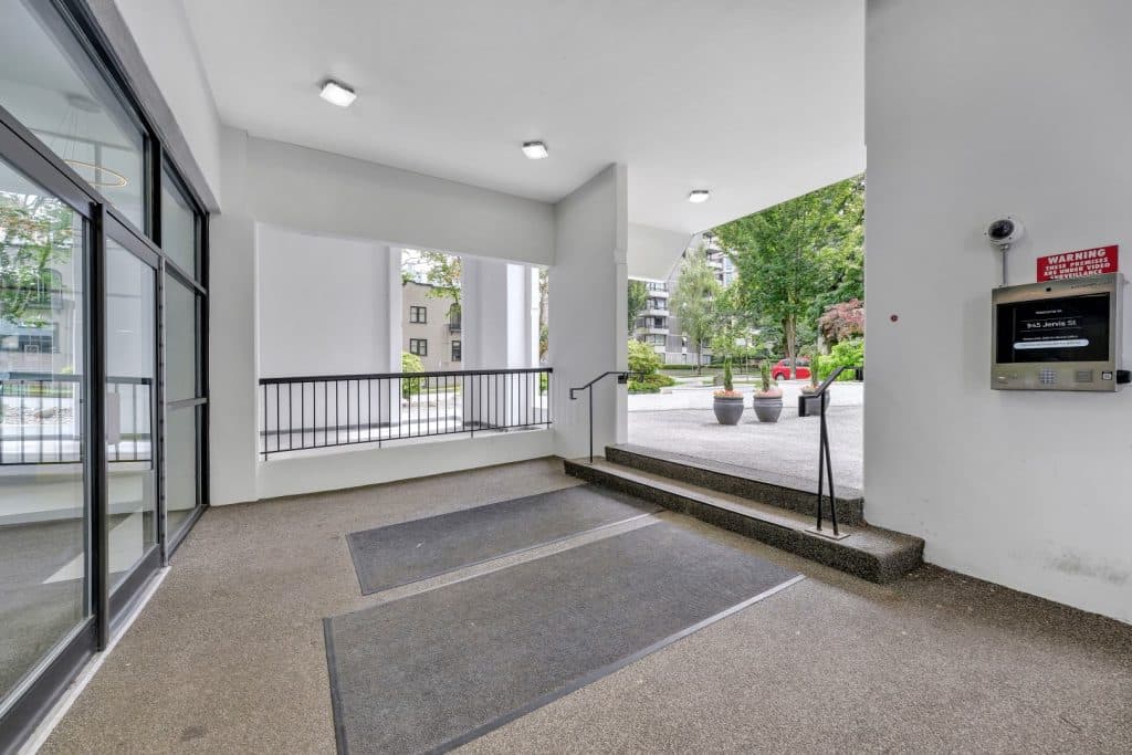 Governor’s Square — 1 Bedroom - Photo 4