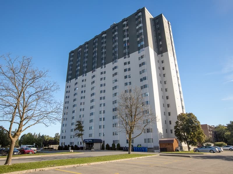St. Laurent Boulevard — 2 Bedrooms - Photo 1