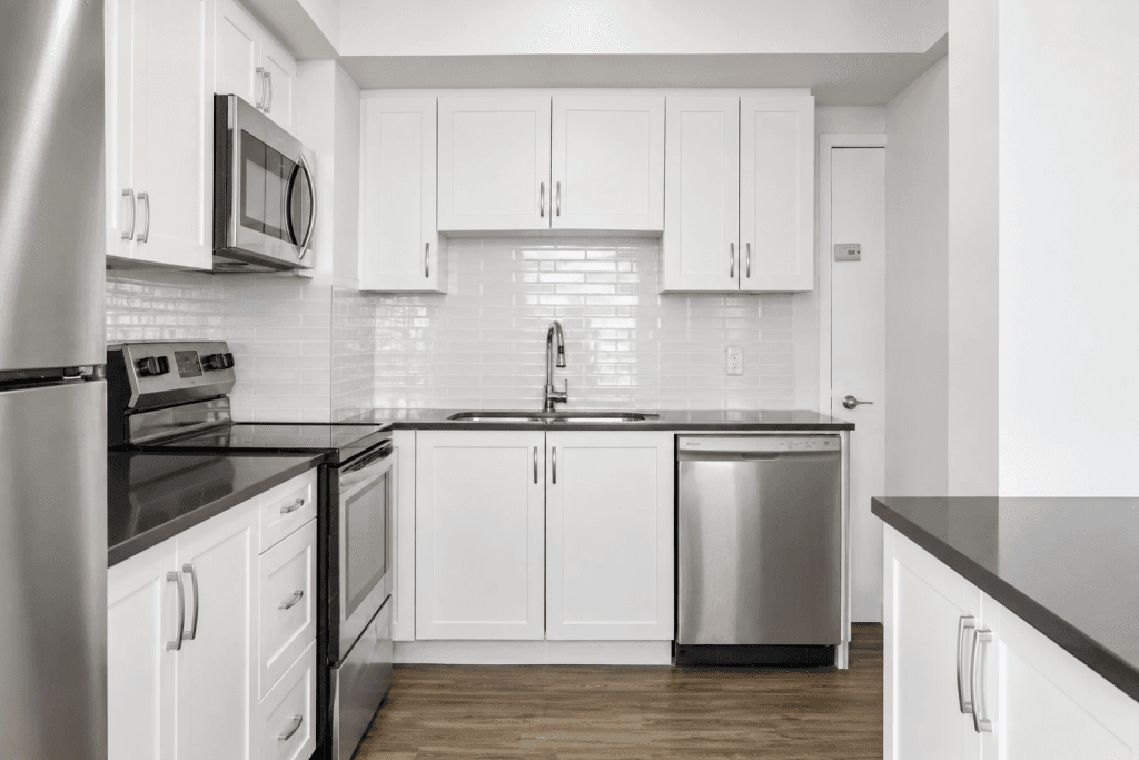 Parkview Kingston Apartments — 3 Bedrooms - Photo 2