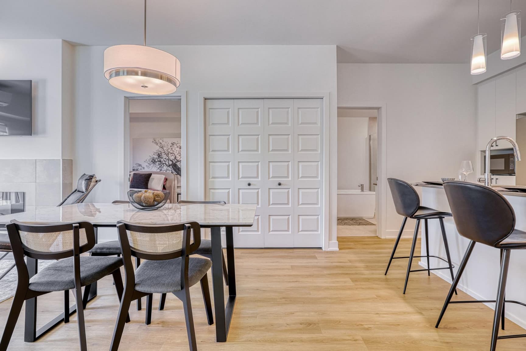 AURA Rivermead par brigil | Aylmer, rue Morley-Walters — 1 Bedroom + Den - Photo 3