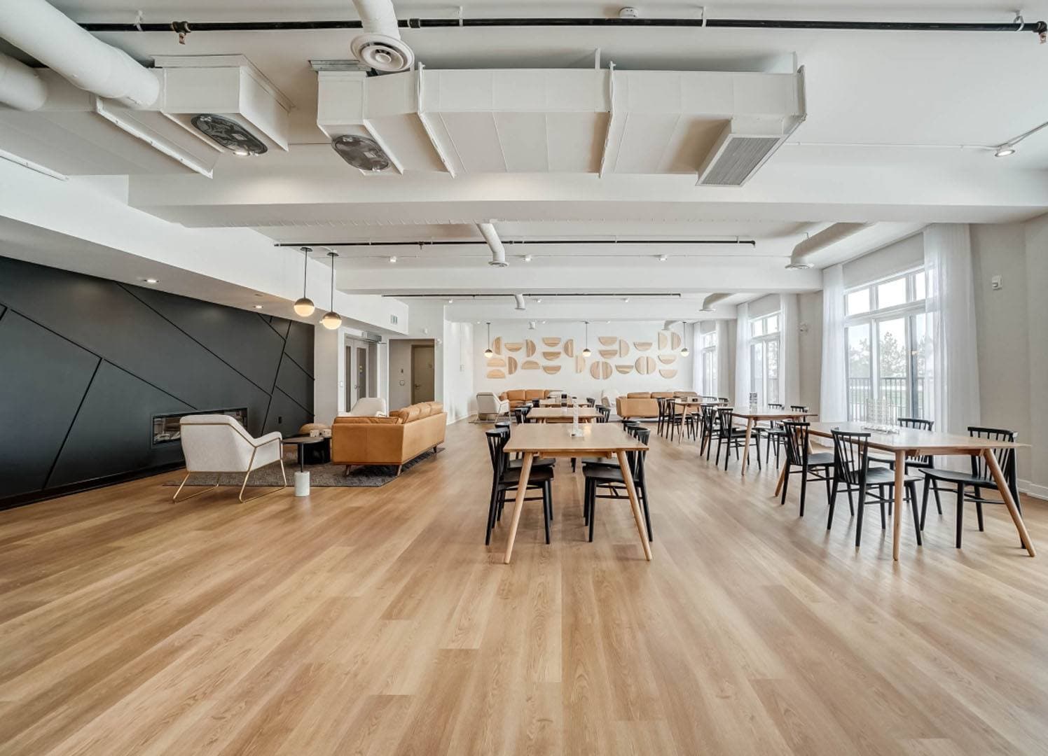 Center Park Apartments by Brigil - Photo 9