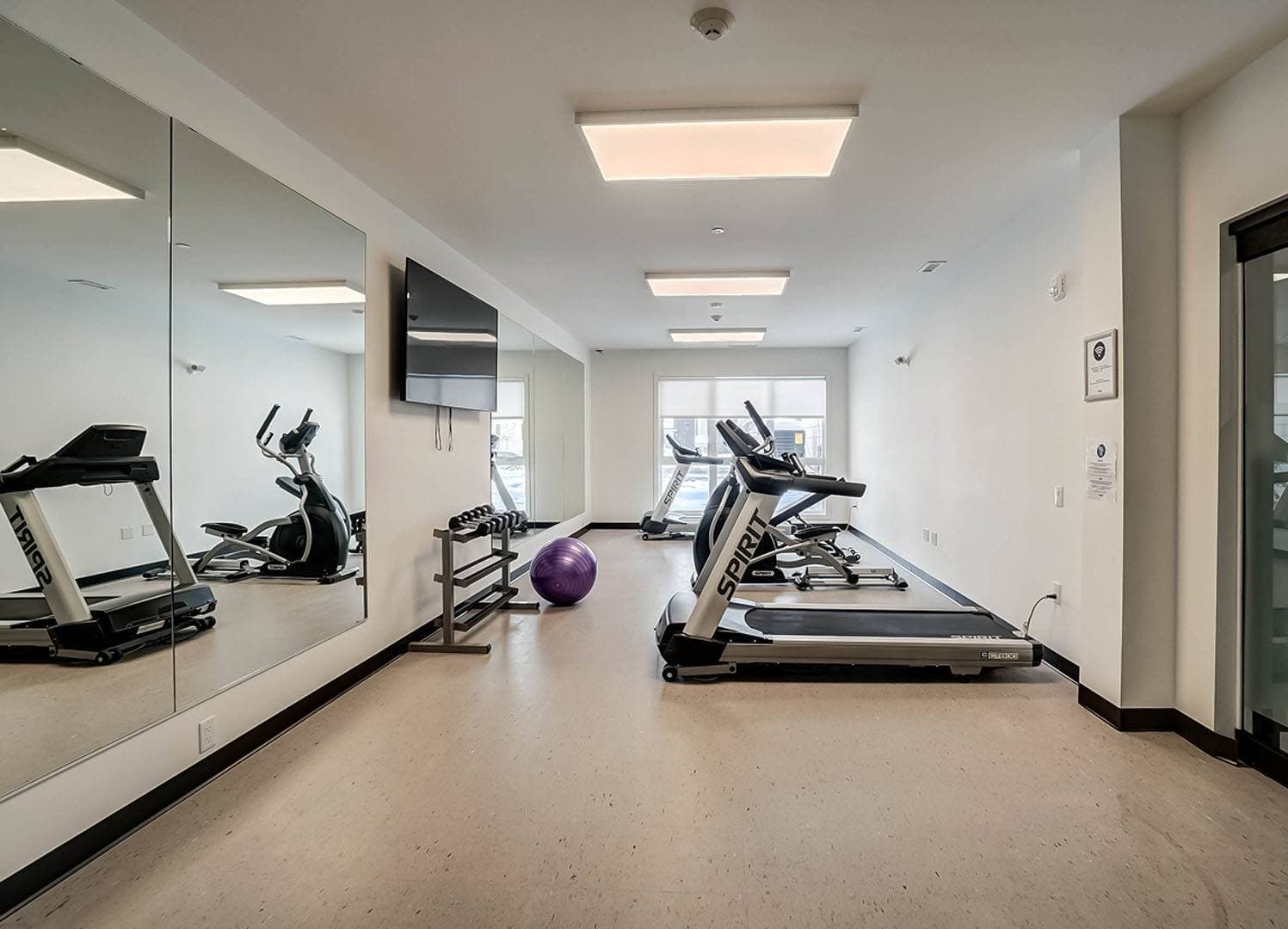 Center Park Apartments by Brigil - Photo 14