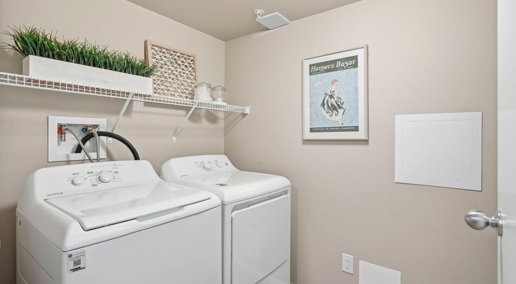 Crestwood Apartments — Three Bedroom Two Bath - Photo 9