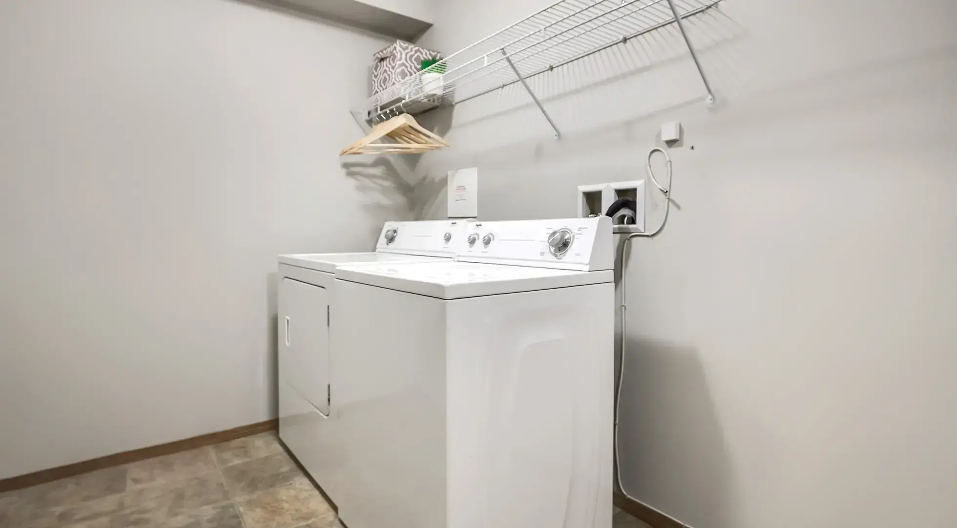 Creekside Terrace — Two Bedroom One Bath - Photo 7
