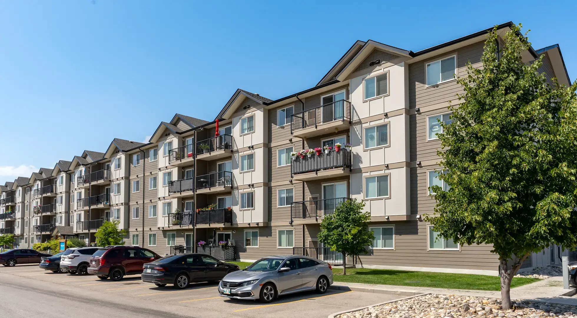 Selkirk Meadows — Three Bedroom 2.5 Bath Townhome - Photo 2
