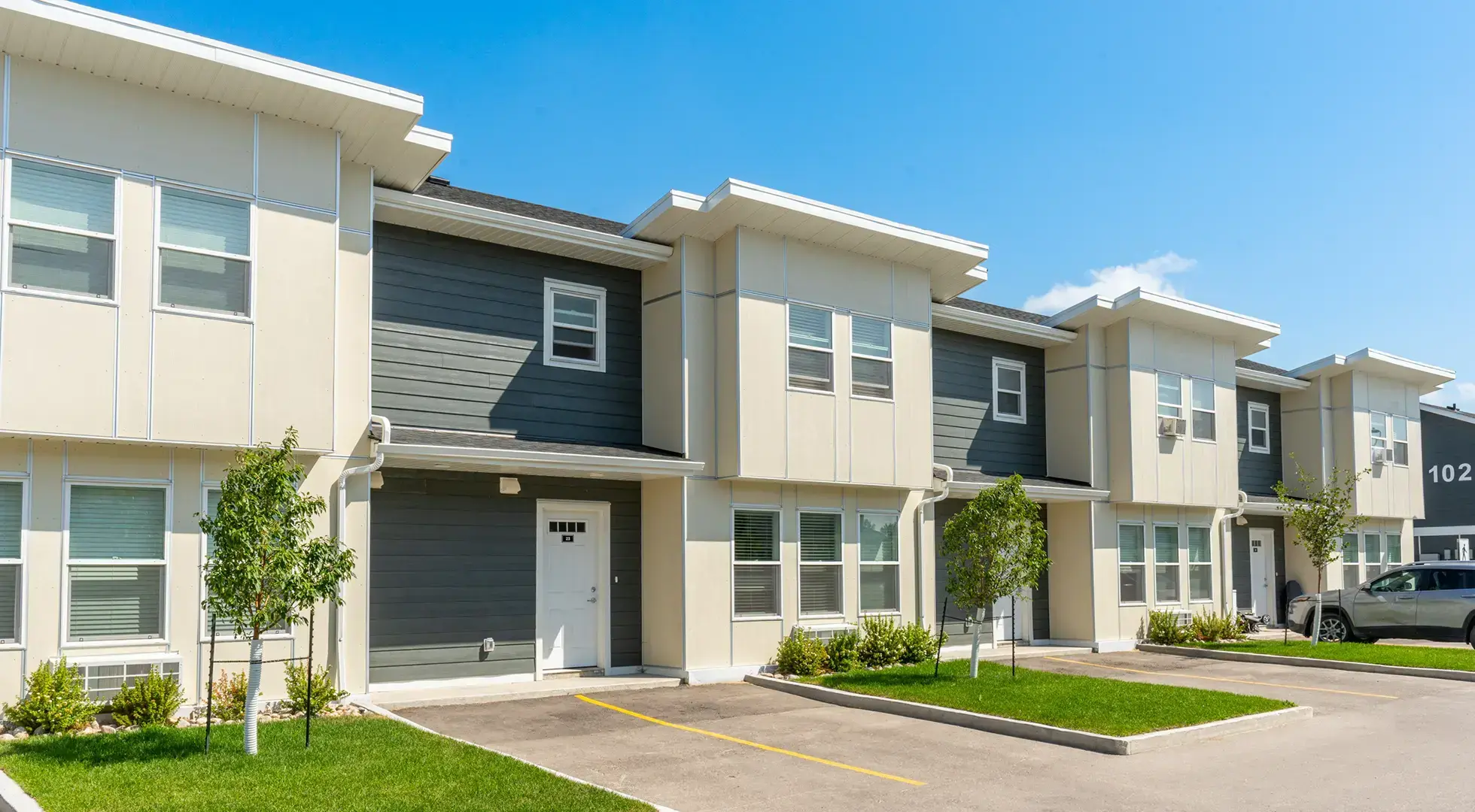 Selkirk Meadows — Three Bedroom 2.5 Bath Townhome - Photo 3