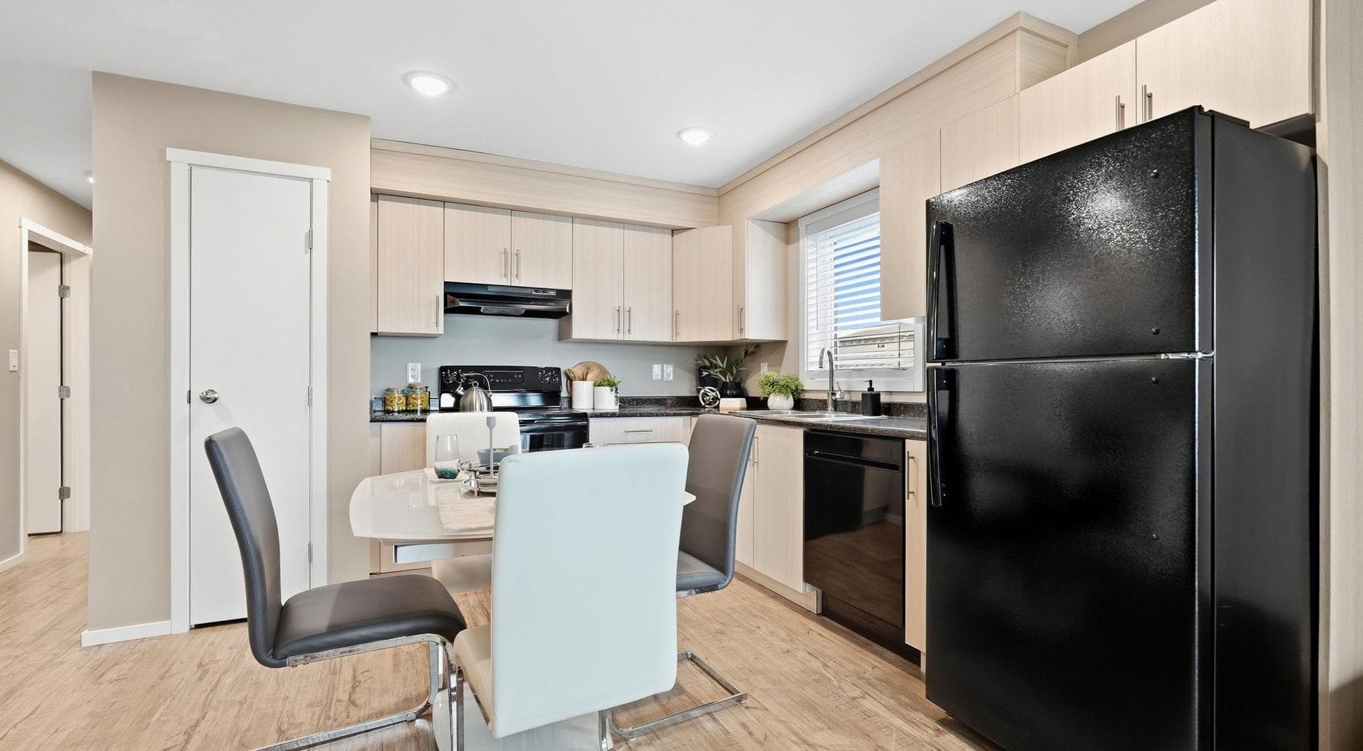 Park Village Apartments — Two Bedroom One Bath - Photo 4