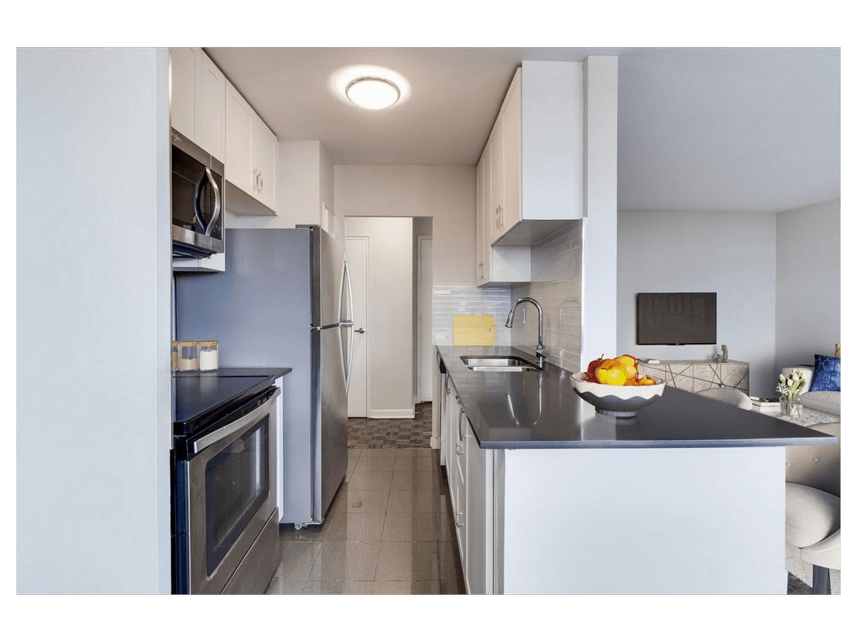 2220 Weston Road — 1 BEDROOM - Photo 7