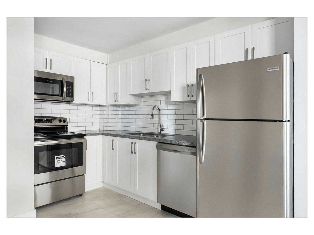 2292 Weston Road — 1 BEDROOM - Photo 5