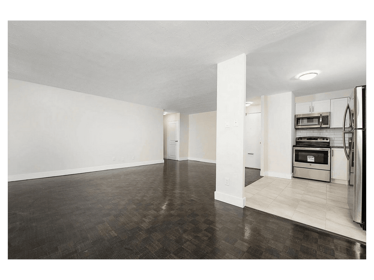 2292 Weston Road — 1 BEDROOM - Photo 9