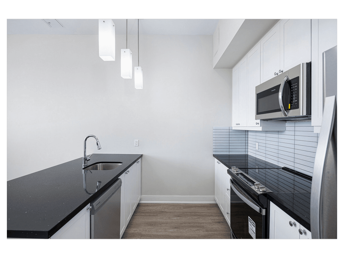 1465 Lawrence Avenue West — 1 BEDROOM - Photo 6