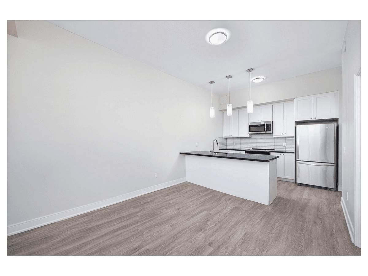 1465 Lawrence Avenue West — 1 BEDROOM - Photo 7