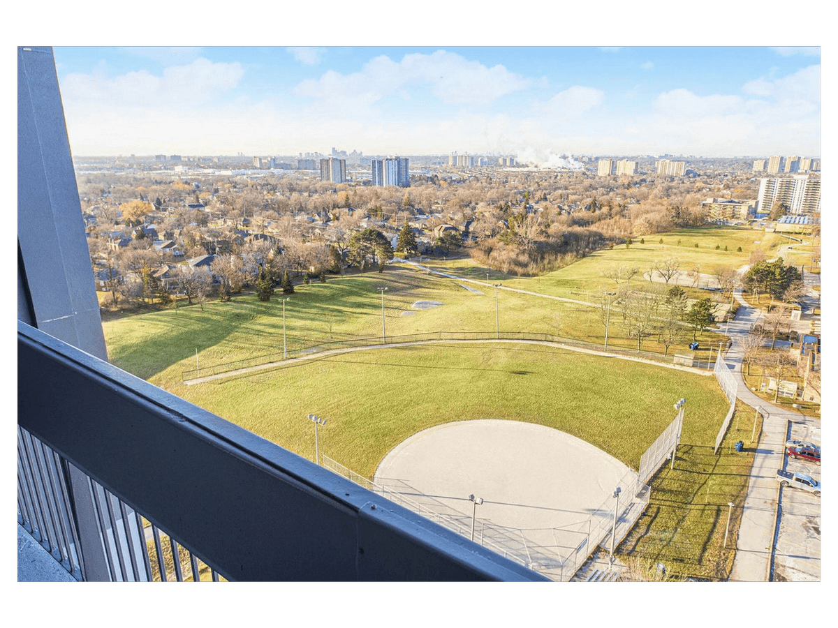 1465 Lawrence Avenue West — 1 BEDROOM - Photo 10
