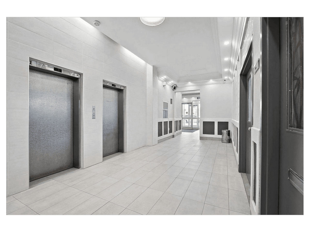1465 Lawrence Avenue West — 1 BEDROOM - Photo 12