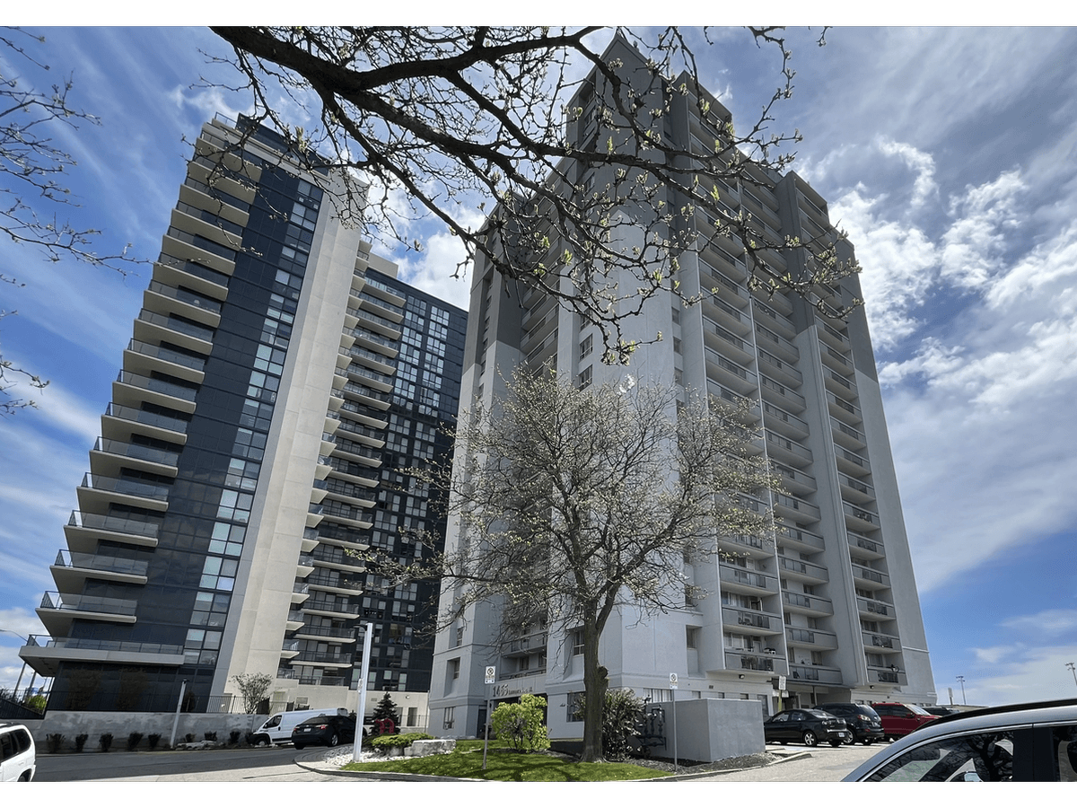 1465 Lawrence Avenue West — 1 BEDROOM - Photo 21