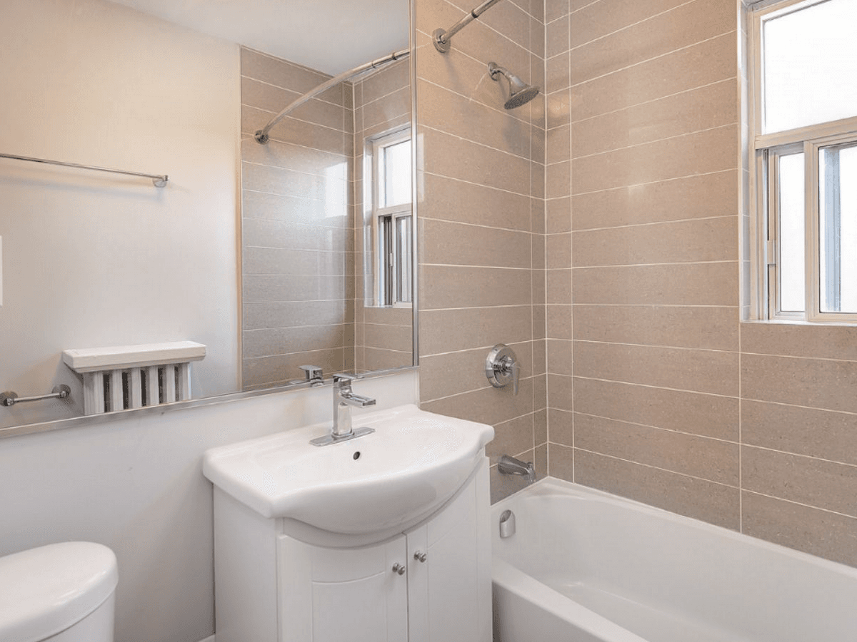 2402-2404-2406 Queen Street East — 1 Bedroom Medium - Photo 14