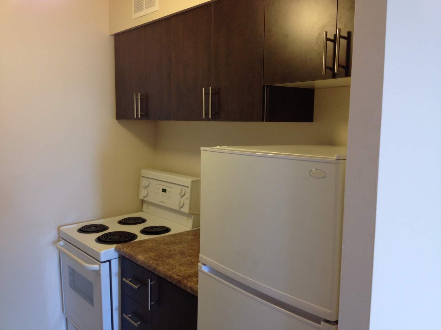 15 Oxford-Stanchester — One Bedroom - Photo 7