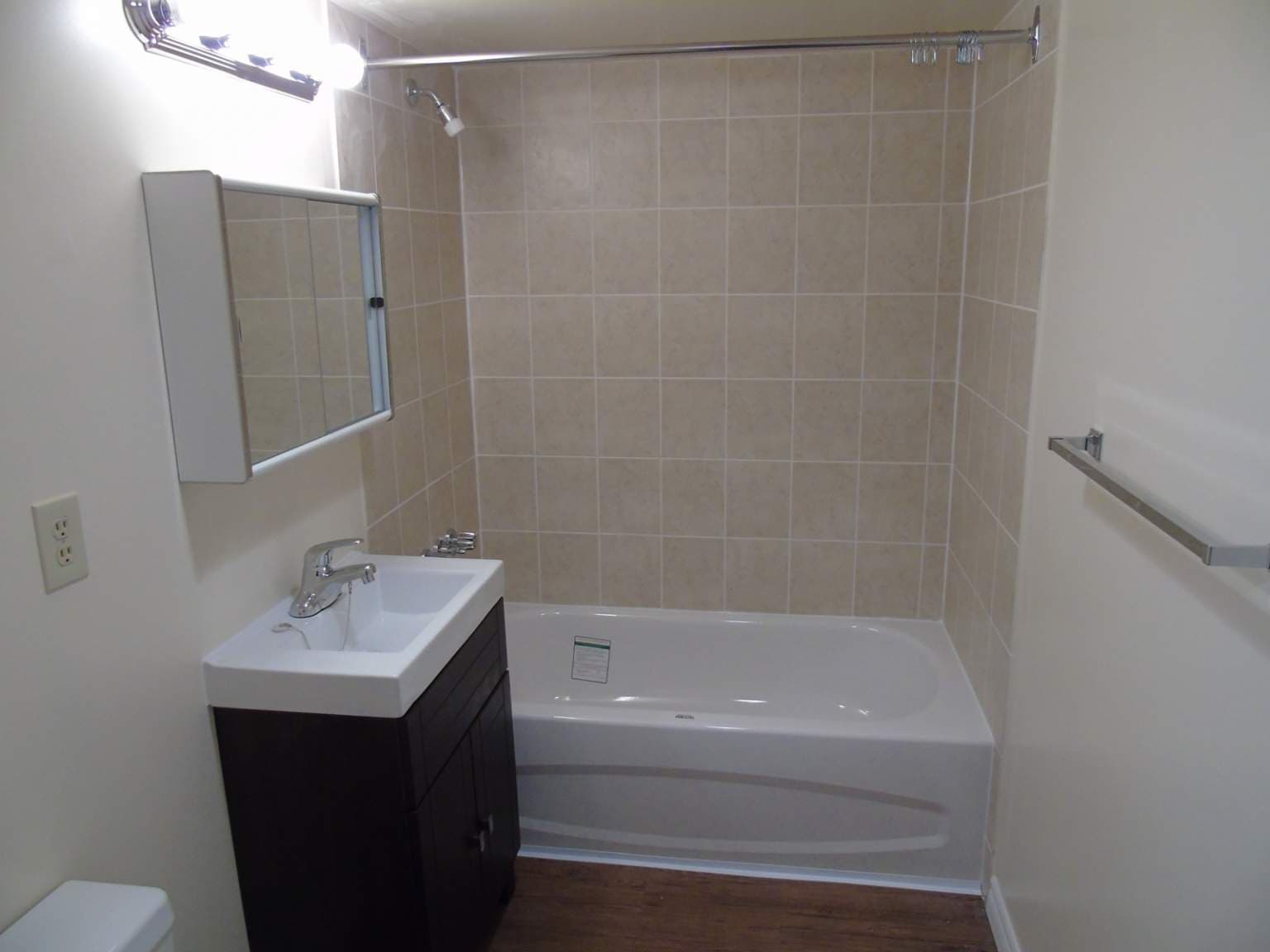 Glen Gardens — One Bedroom - Photo 15
