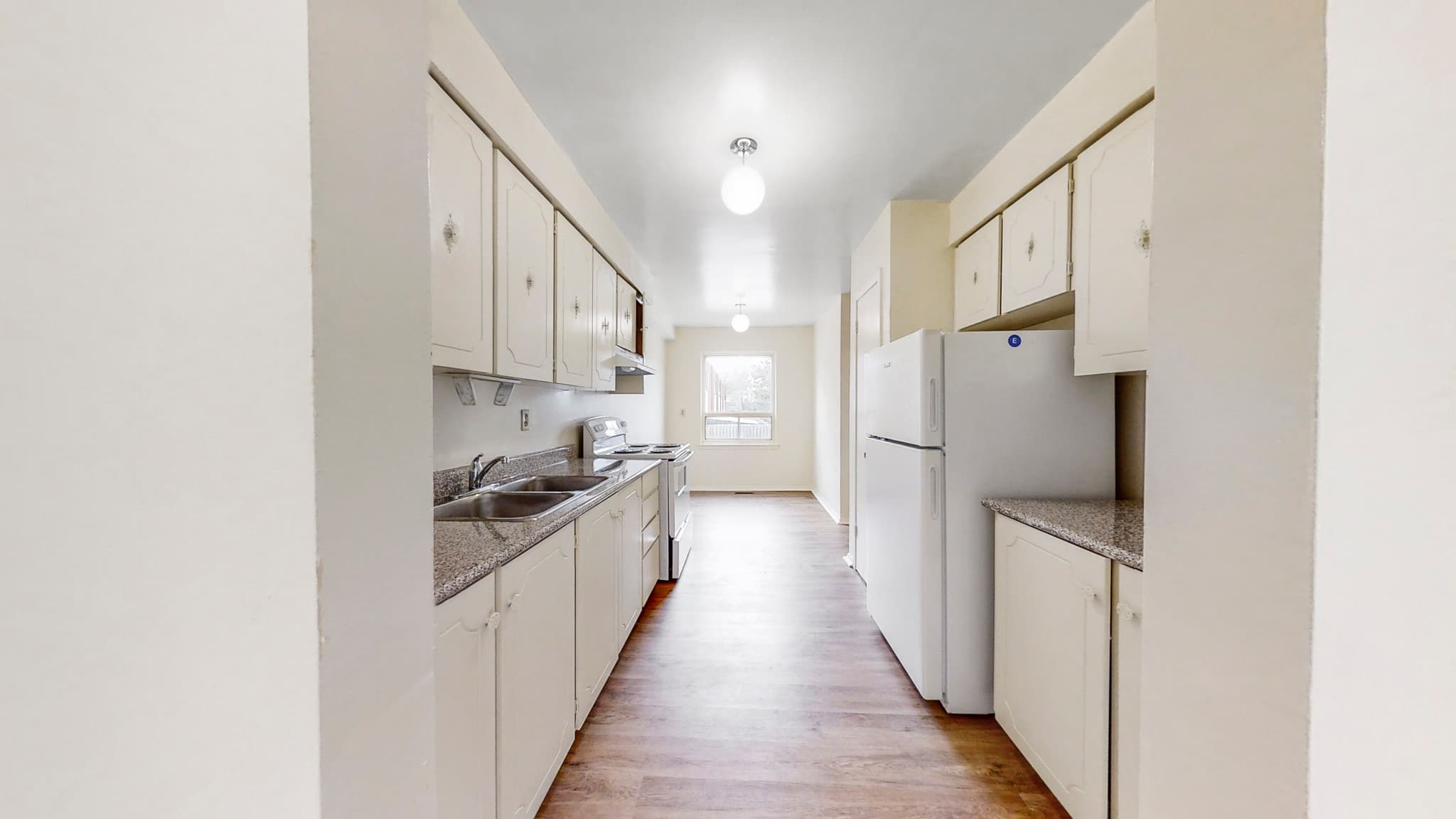 1-82 Flax Gardenway — 3 Bedroom - Photo 13