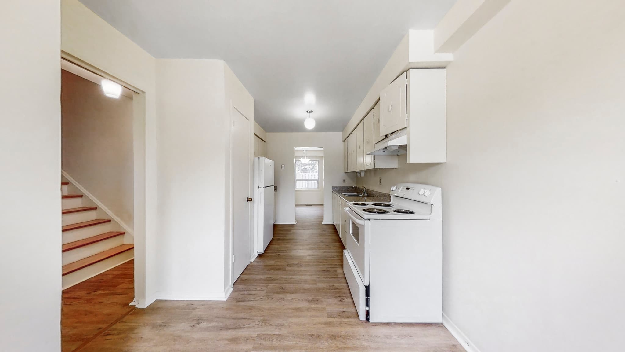 1-82 Flax Gardenway — 3 Bedroom - Photo 6