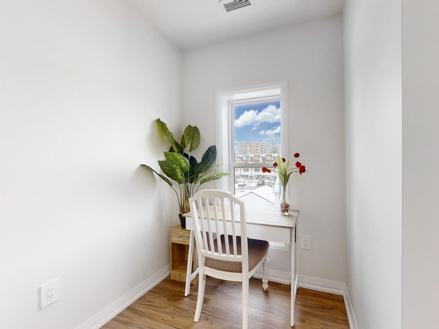 233 Dunlop — 1 Bedroom - Photo 5