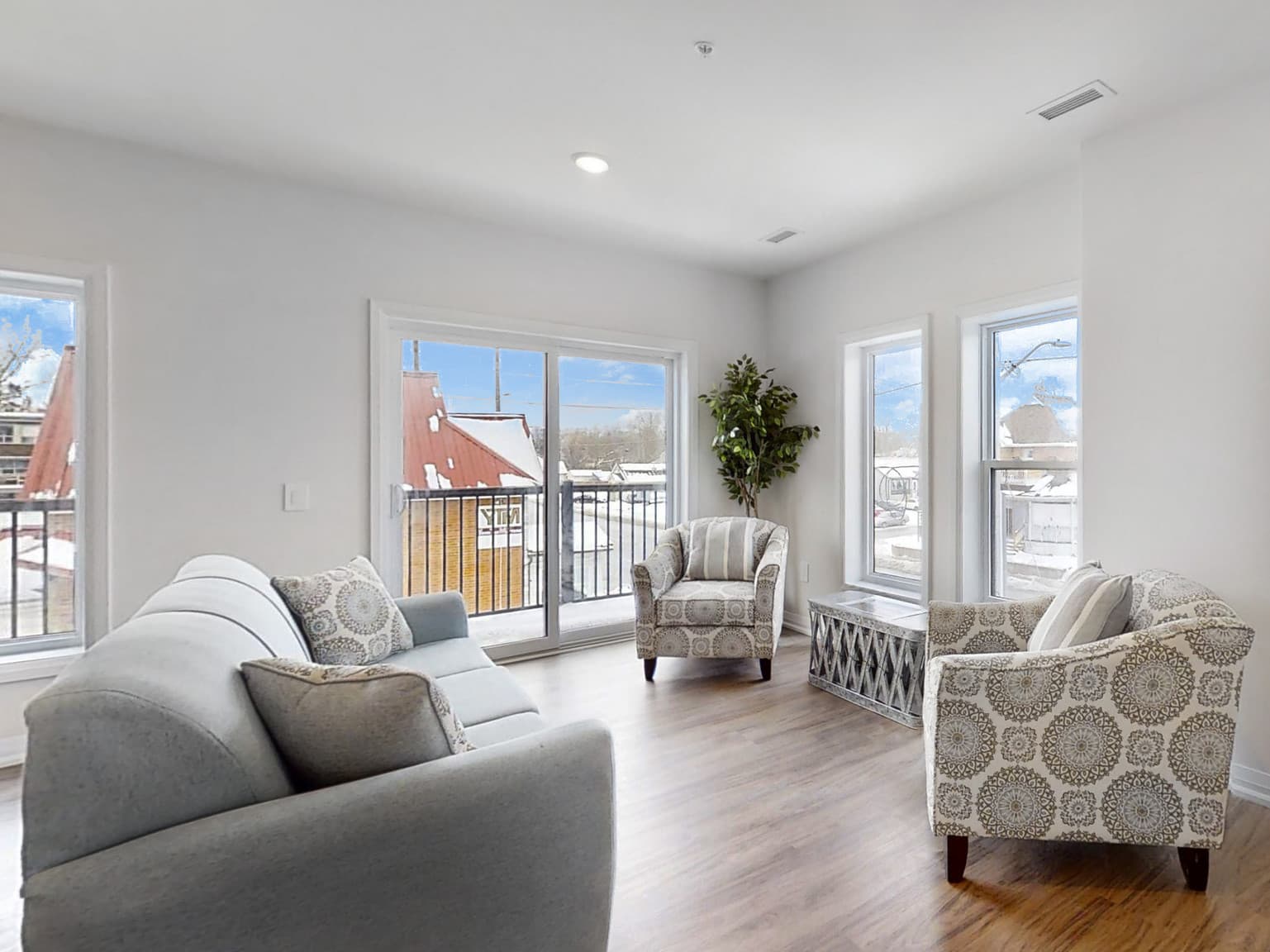 233 Dunlop — 1 Bedroom - Photo 4