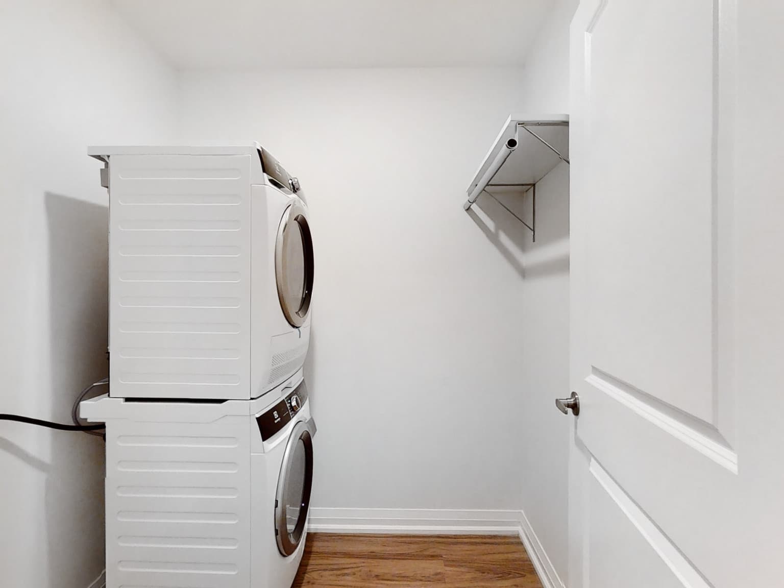 233 Dunlop — 1 Bedroom - Photo 8