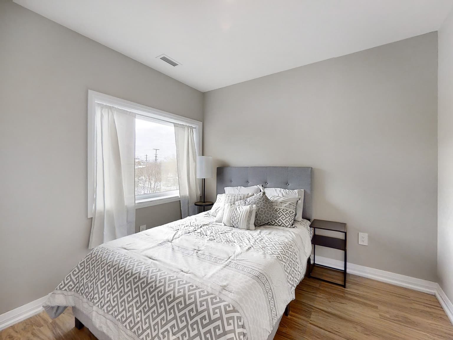 233 Dunlop — 1 Bedroom - Photo 14