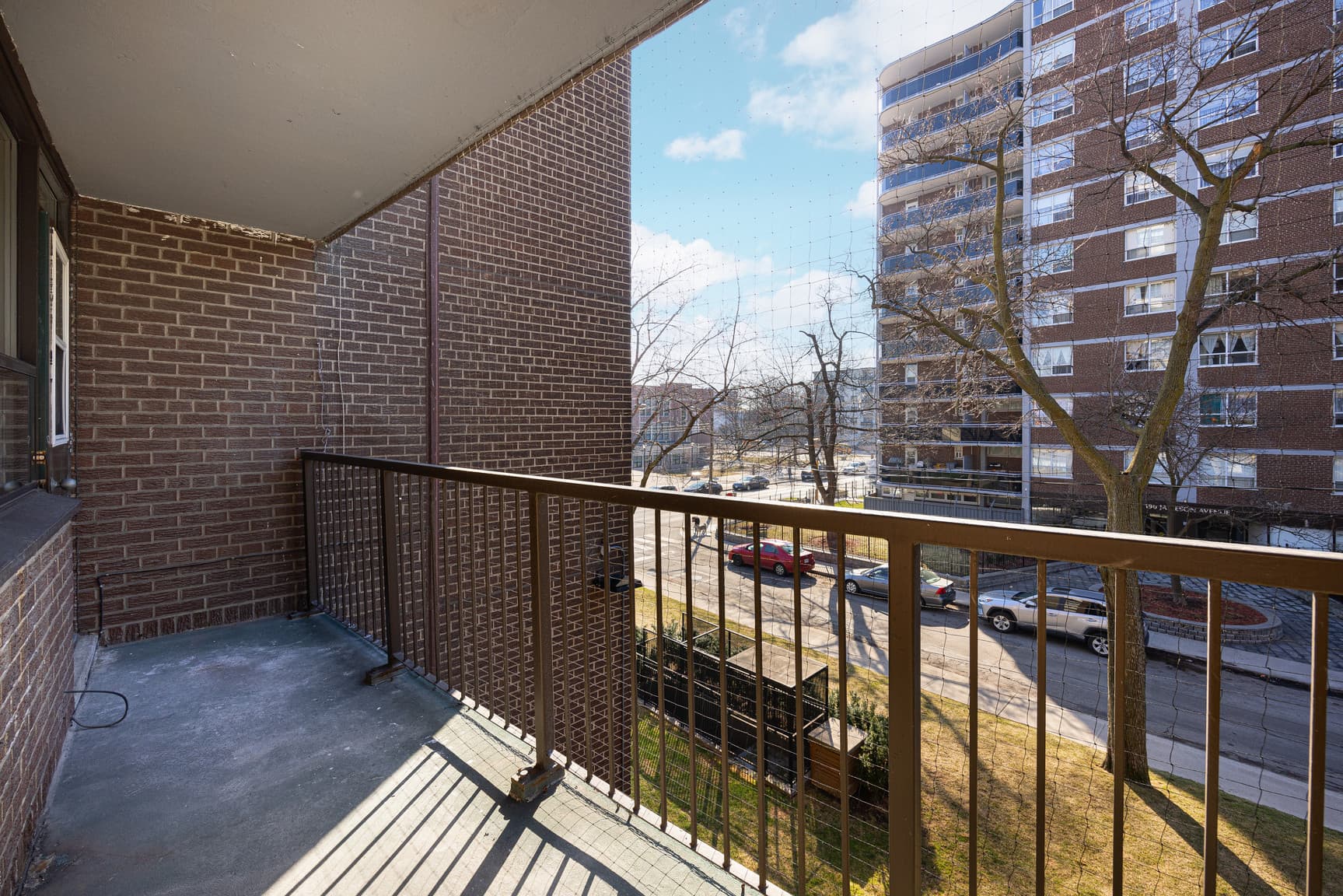 Sunset Tower — Bachelor - Luxe Renovation - Photo 26