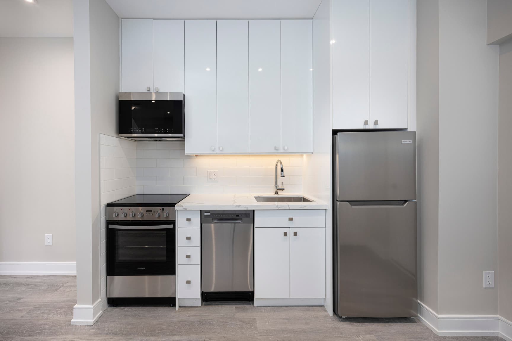 60 Tyndall Ave — 2 Bedroom - Luxe Renovation - Photo 9