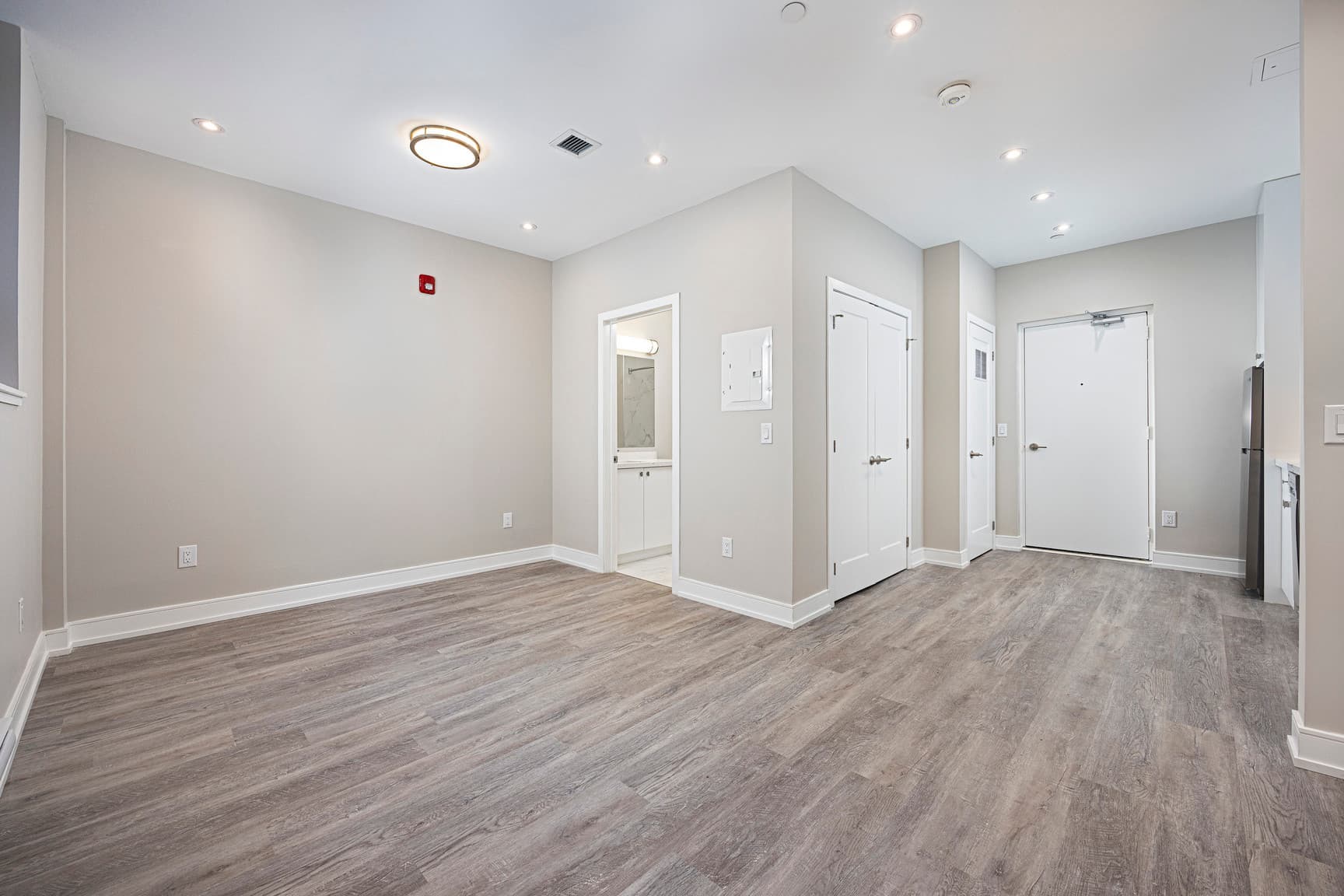 Tyndall Tower — 1 Bedroom - Photo 24