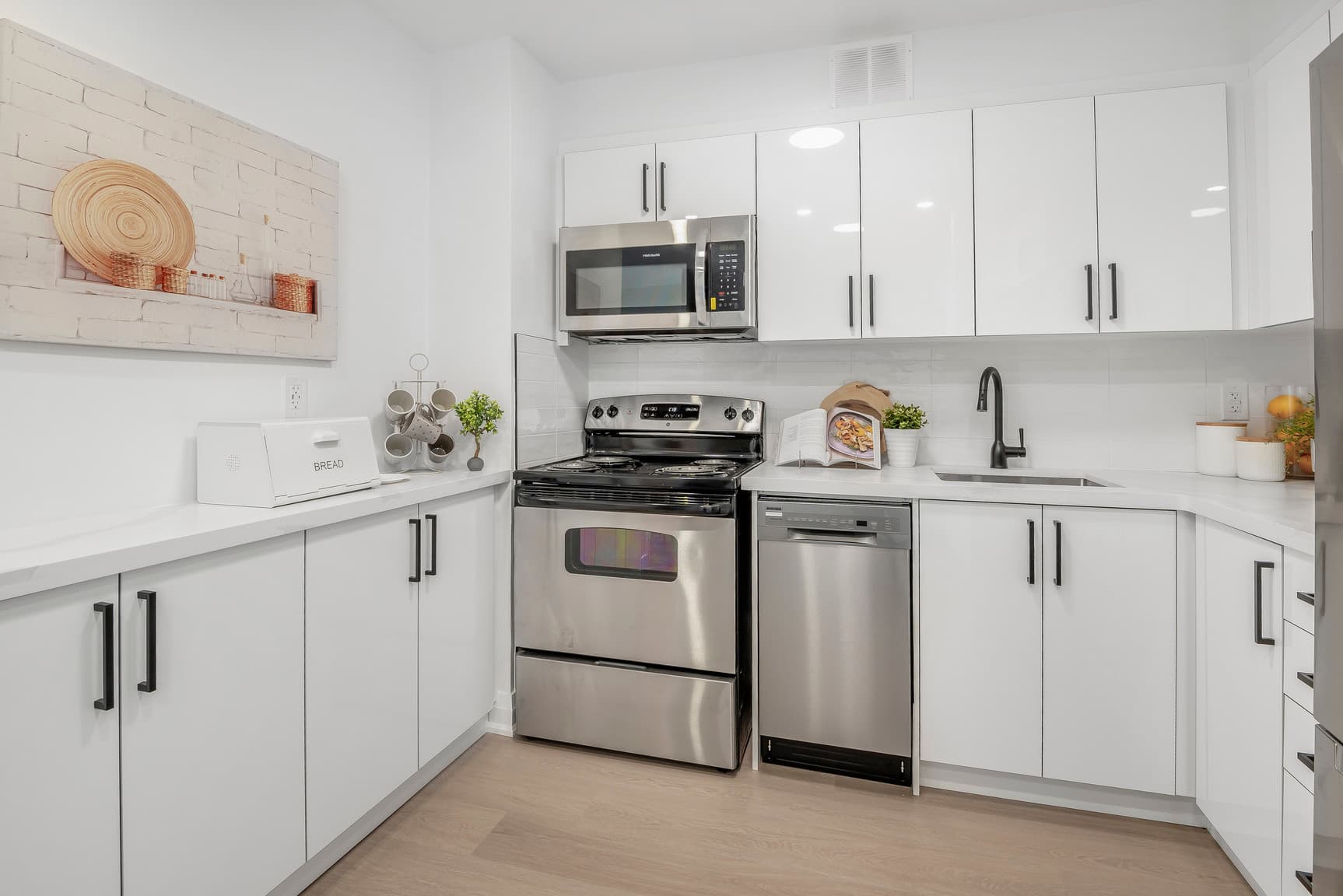 Rosebury Square — 3 Bedroom - Photo 7