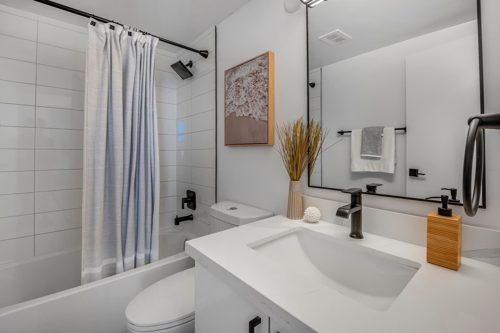 Rosebury Square — 3 Bedroom - Photo 25