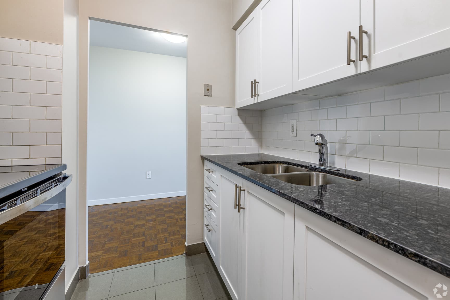 Sunrise Tower Apartments — 1 Bedroom - Photo 7