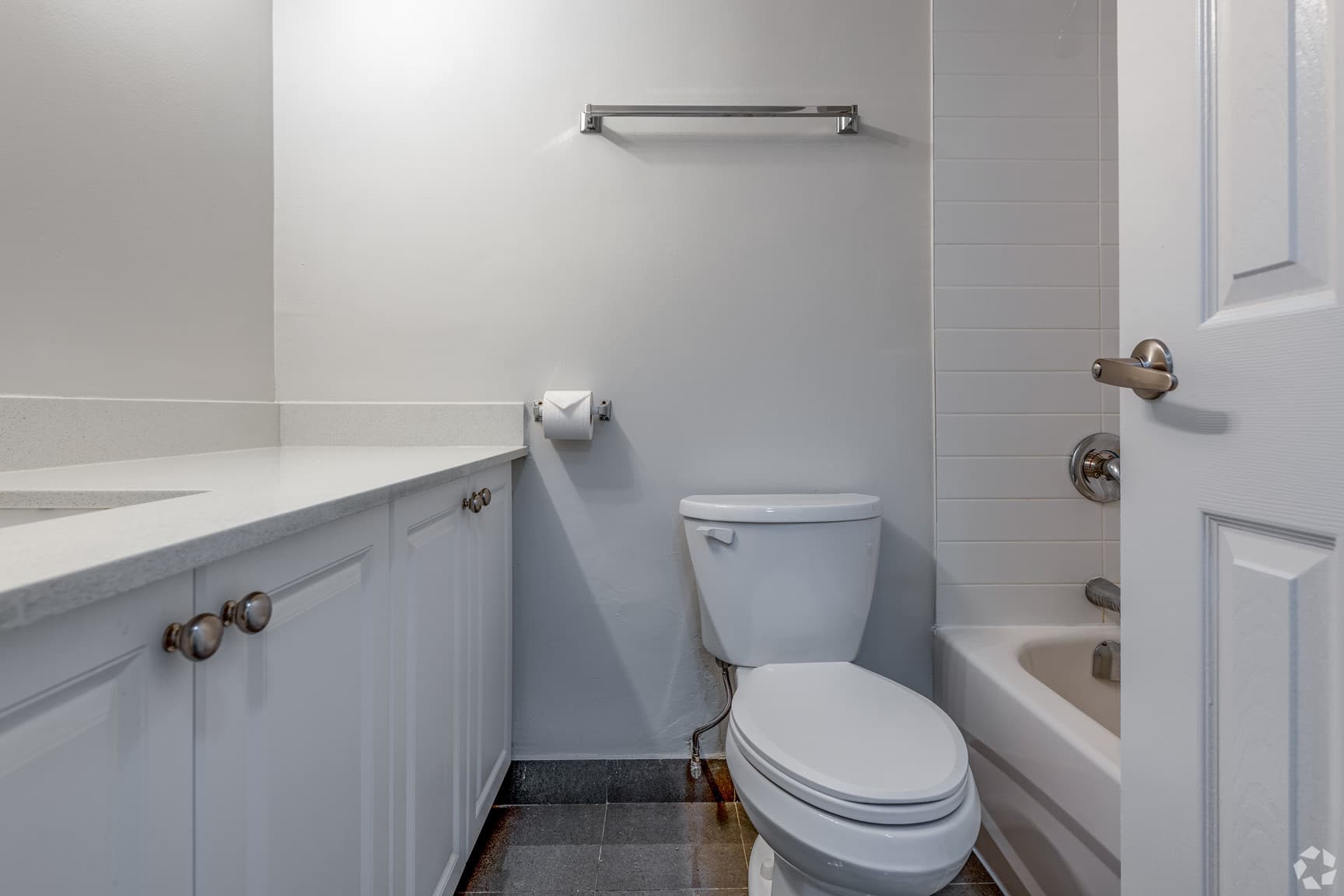 Sunrise Tower Apartments — 1 Bedroom - Photo 24
