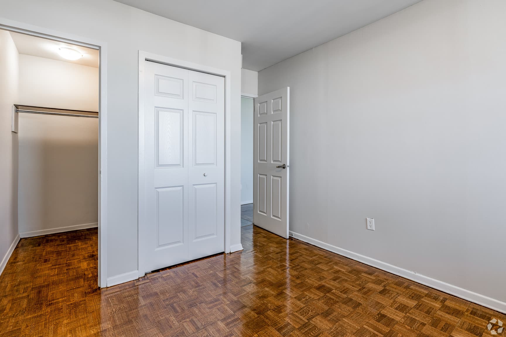 Sunrise Tower Apartments — 1 Bedroom - Photo 3