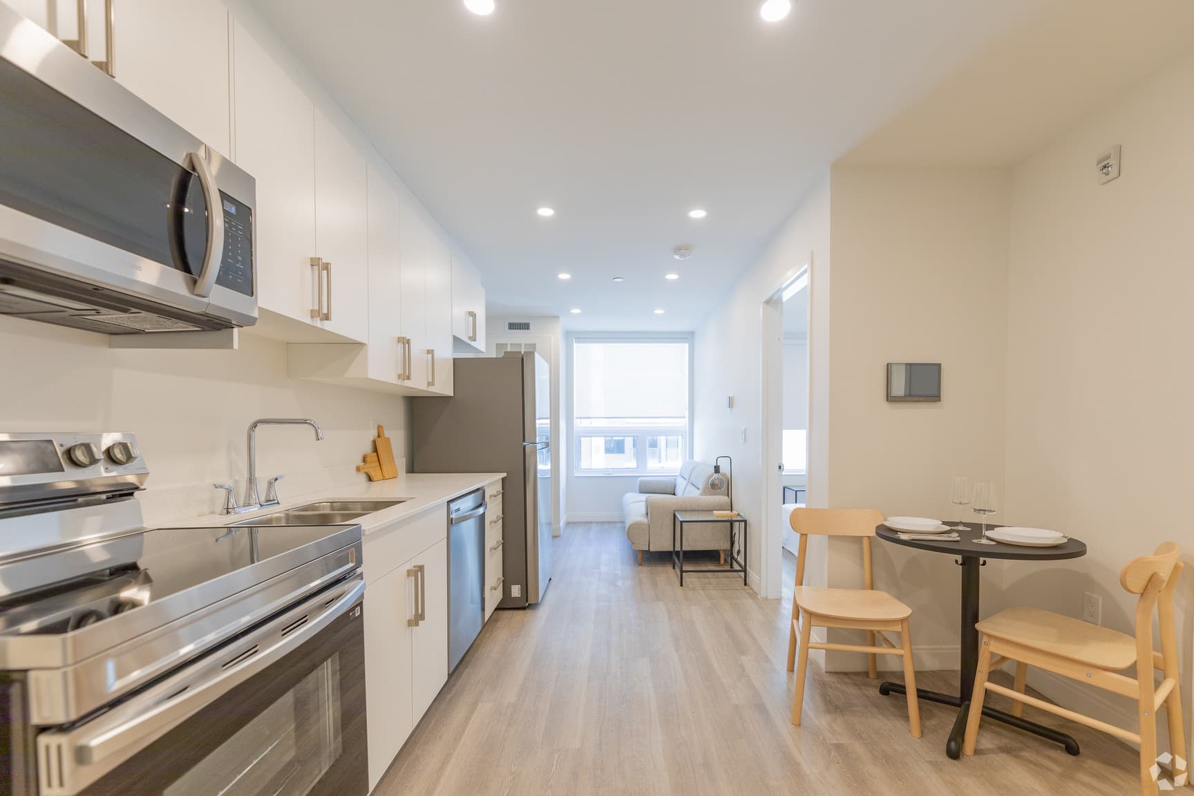 Residences on Niagara — 1 Bedroom - Photo 15
