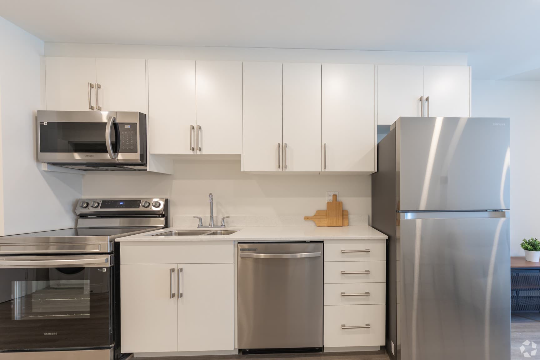 Residences on Niagara — 1 Bedroom - Photo 16