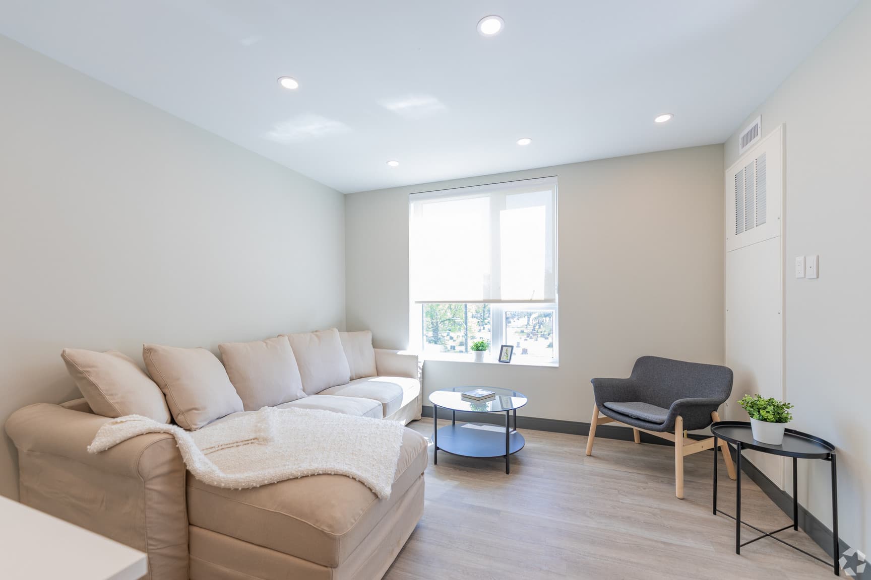 Residences on Niagara — 1 Bedroom - Photo 22