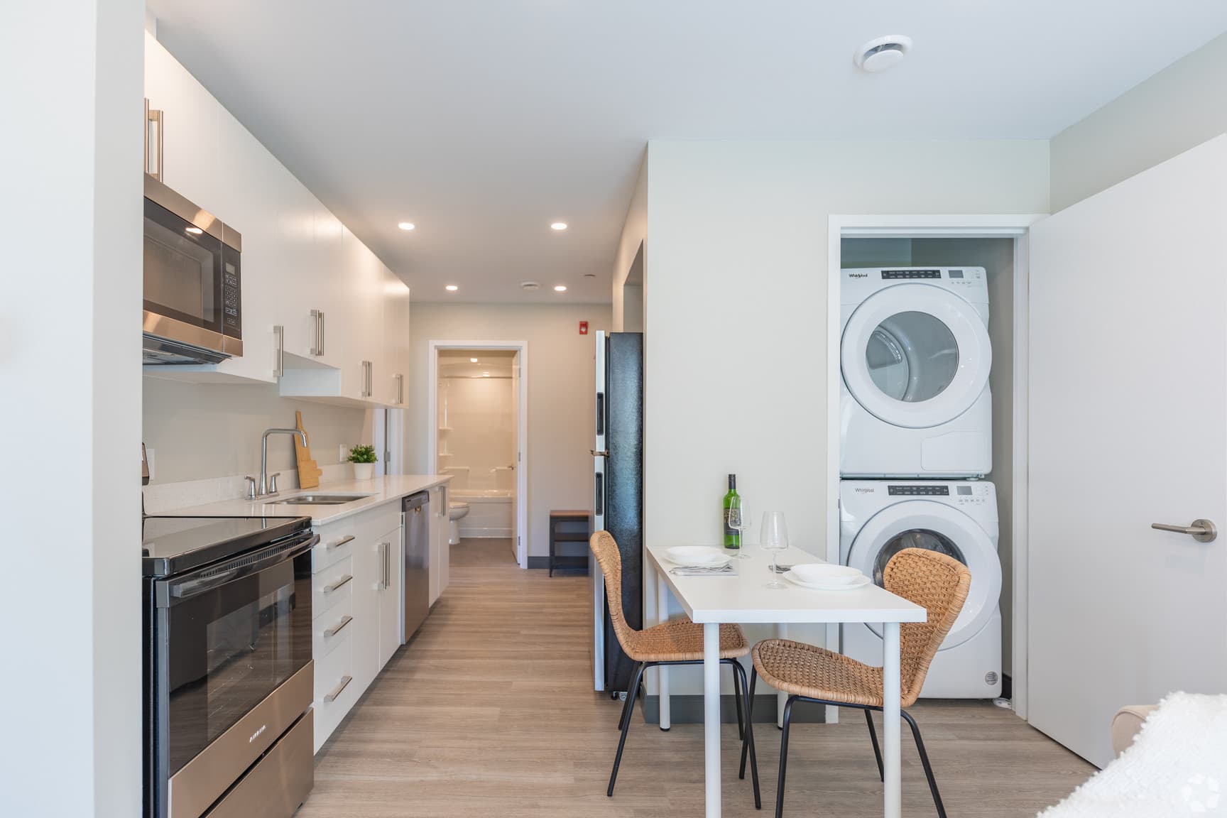 Residences on Niagara — 1 Bedroom - Photo 26