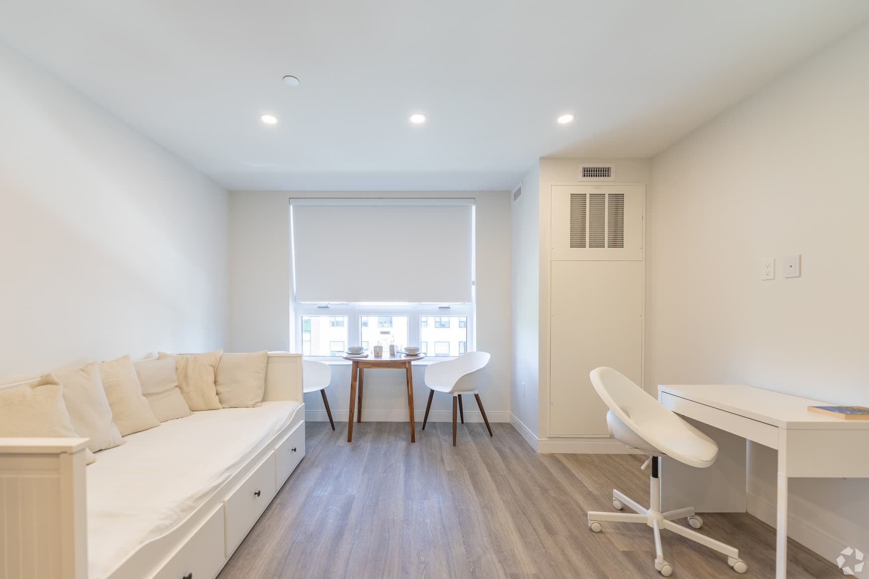 Residences on Niagara — 1 Bedroom - Photo 36