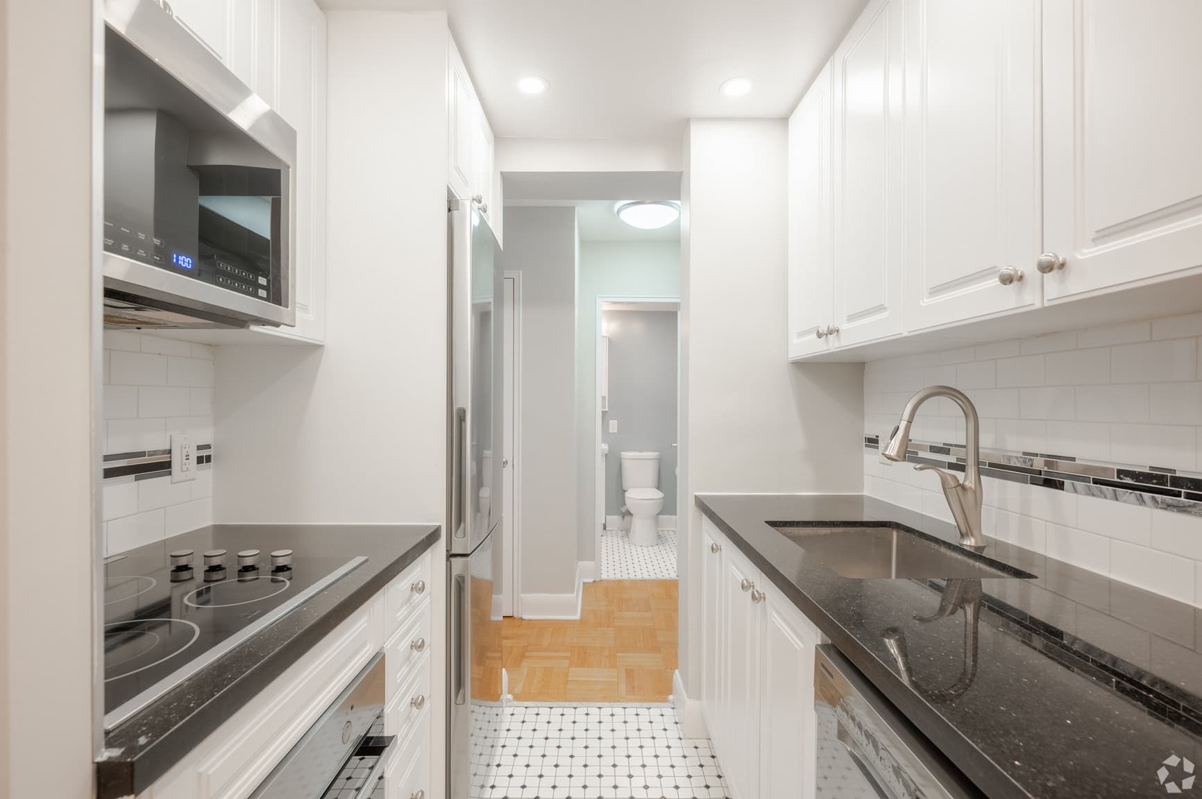 Jameson Avenue Apartments — 1 Bedroom - Photo 30