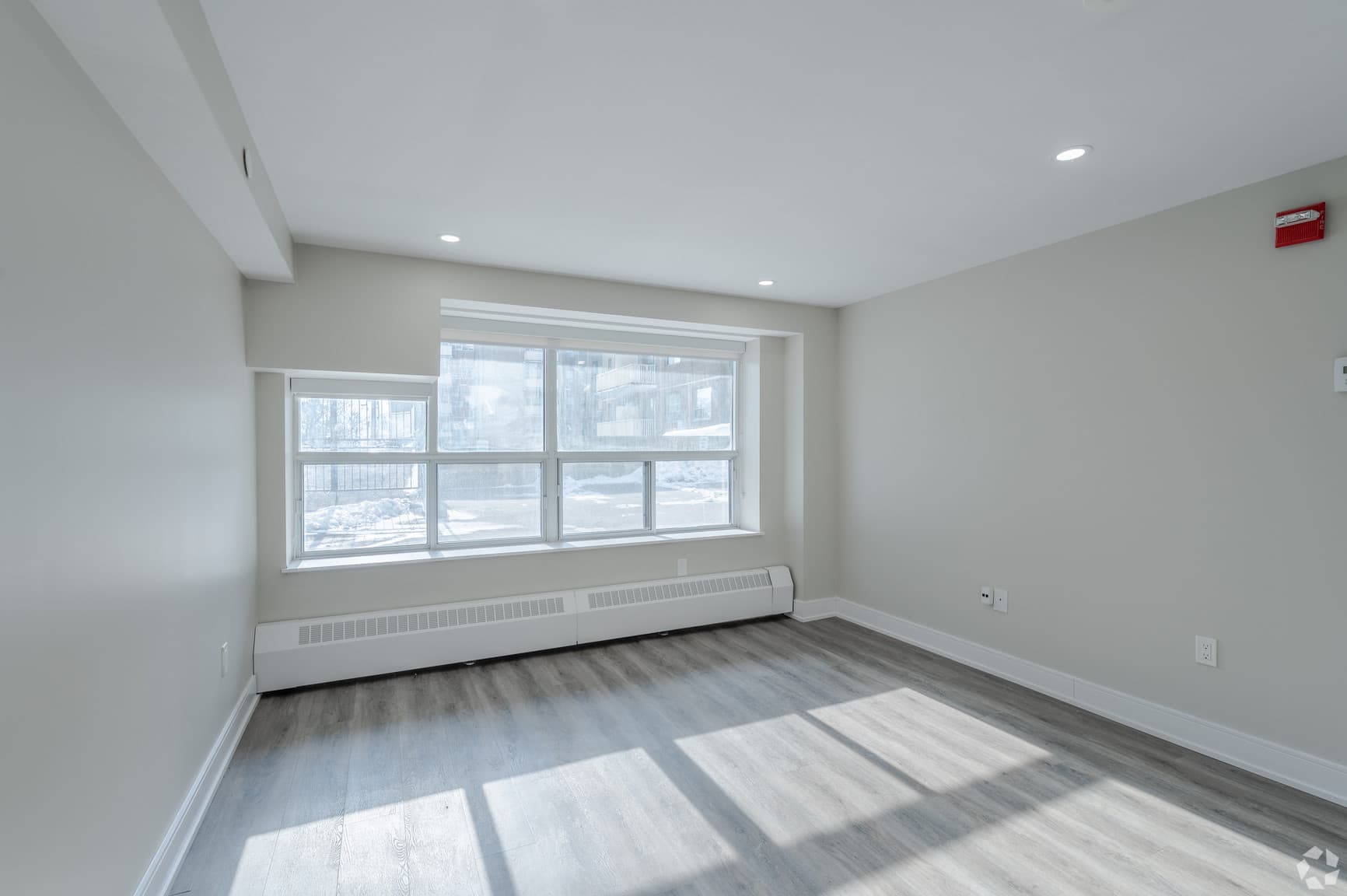 Jameson Avenue Apartments — 1 Bedroom - Photo 31